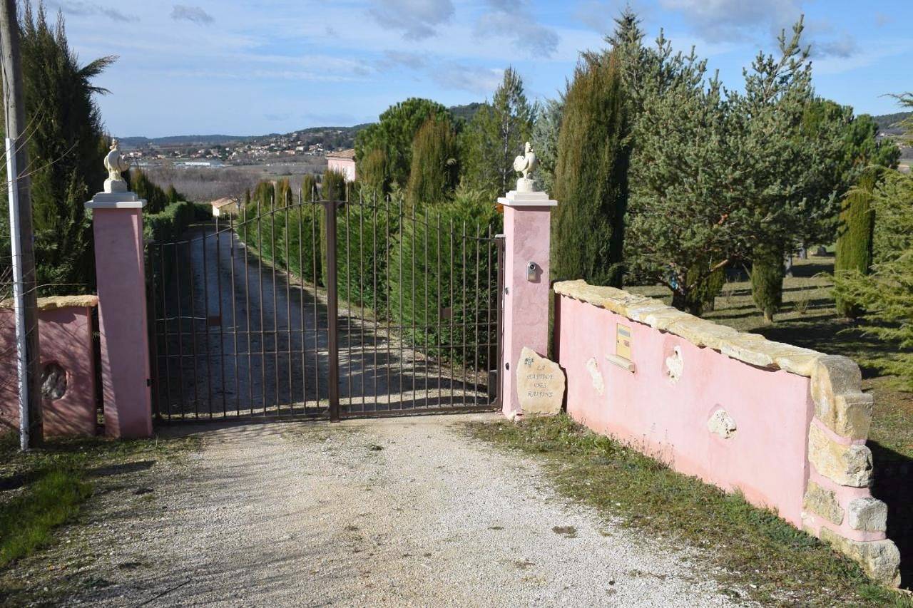 Appartement entier, La Bastide des Raisins in Apt, Parc naturel régional du Luberon