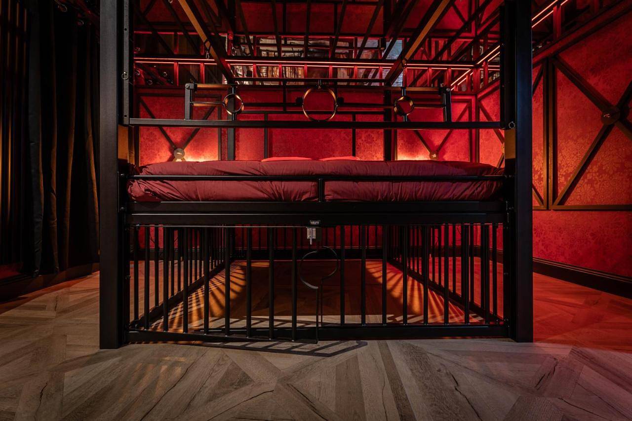 Appartement entier, Loveroom le donjon in Anse, Beaujolais