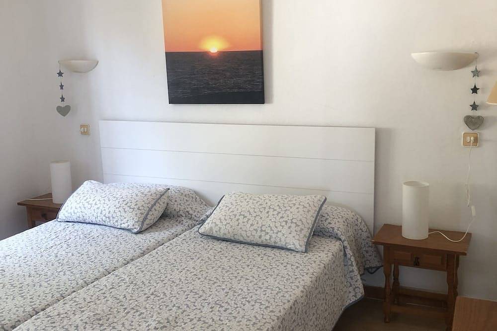 Single Family House Isolated Beachfront With Private Pool in Cap d'Artrutx, Ciutadella