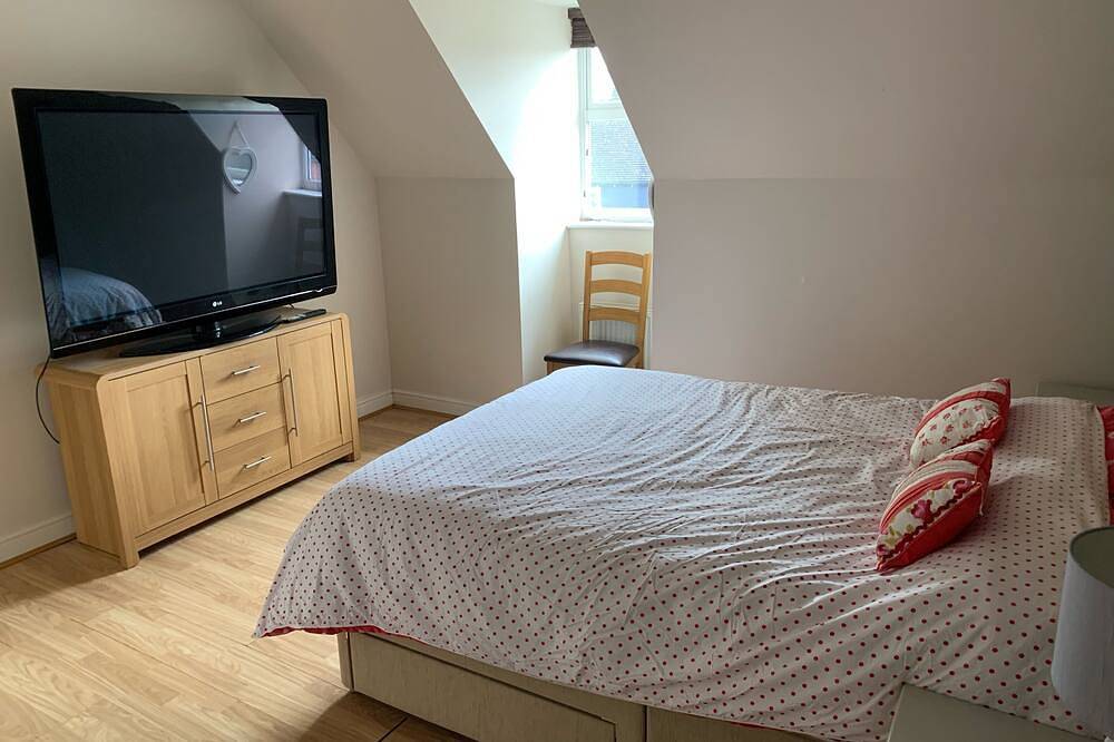 3 x Floor Fun House with Games Room (Sleeps 6) in Great Chart with Singleton, Ashford region