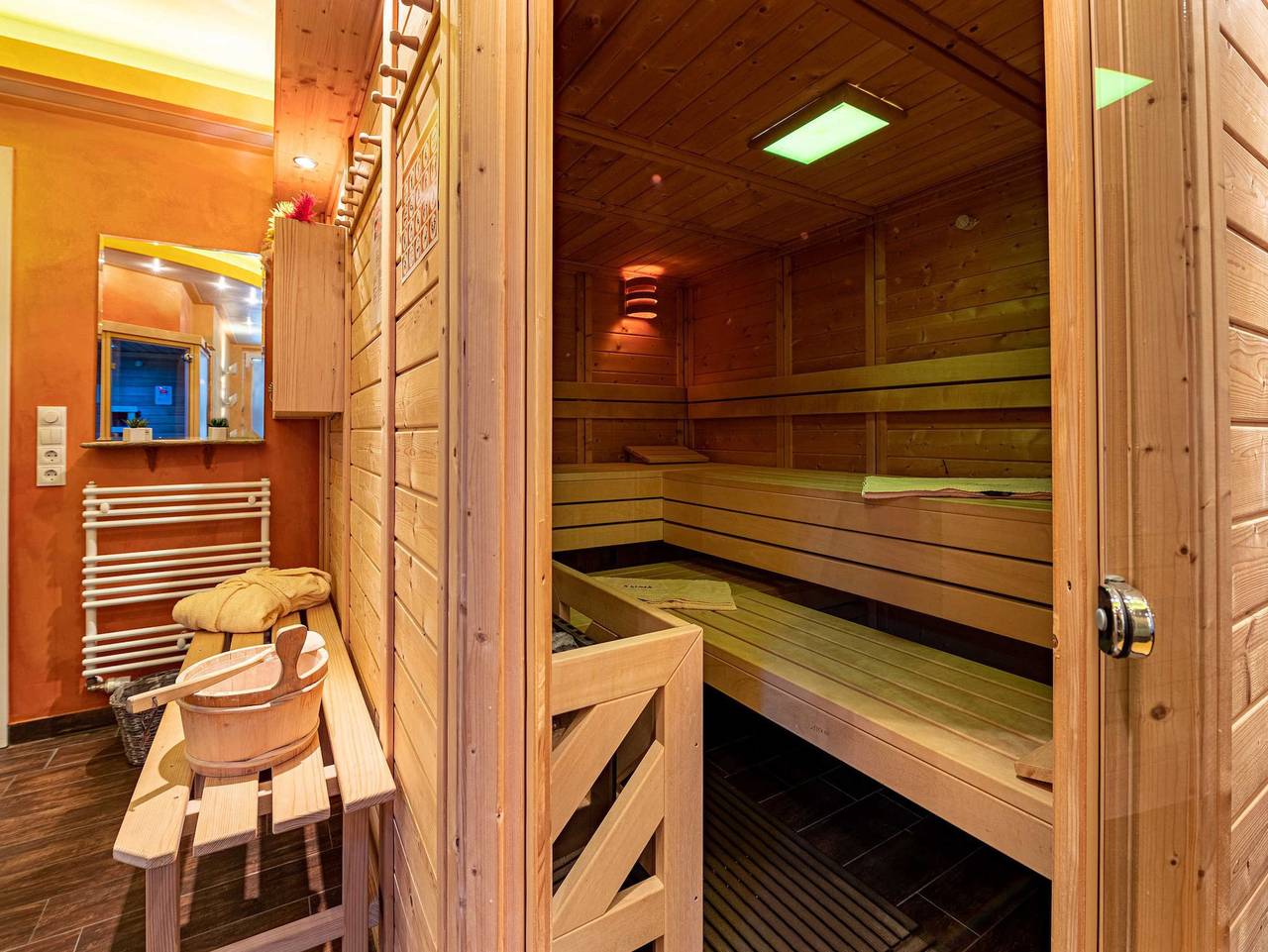 Ganze Ferienwohnung, Fewos Altmann - Villa Bergfrieden - Wohnung 8 in Göhren, Rügen