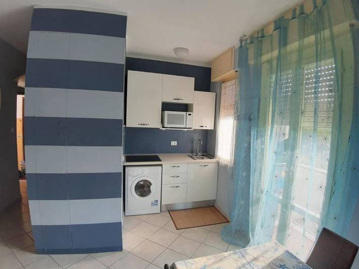 Ferienwohnung für 4 Personen, mit Balkon und Terrasse sowie Ausblick in Carrara