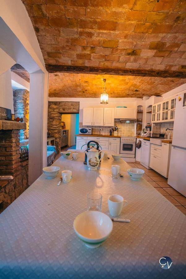 Location de vacances pour 12 personnes, avec jardin et piscine ainsi que terrasse et vue à Saint-Jean-de-Valériscle - 2