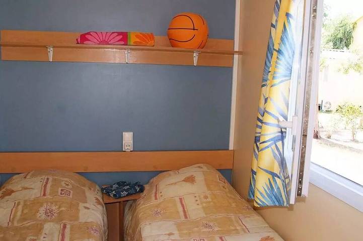 Mobil home pour 4 personnes à Saint-Mitre-les-Remparts - 3