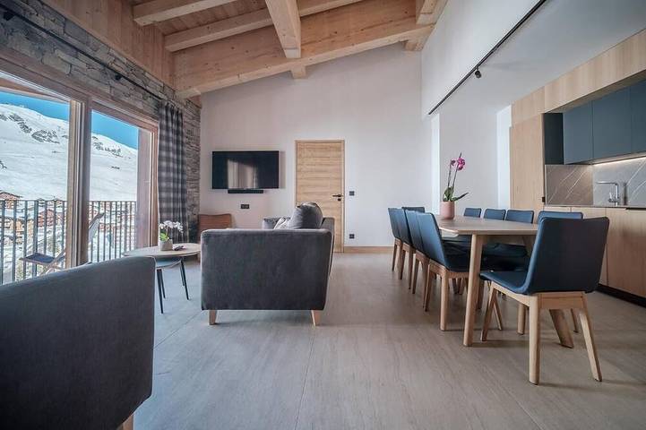 Gîte pour 10 personnes, avec Jacuzzi ainsi que Piscine et Sauna dans Office De Tourisme De Tignes Le Lac