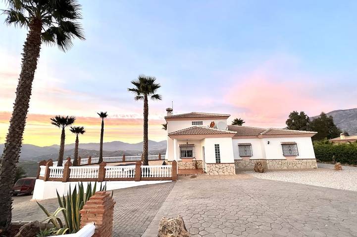 Casa rural para 8 personas, con balcón en Viñuela
