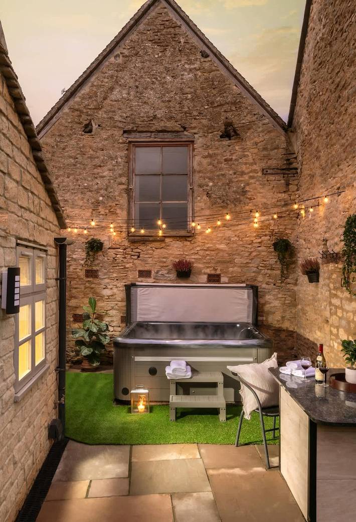 Holiday home for 6 people, with garden and hot tub, with pets - 1