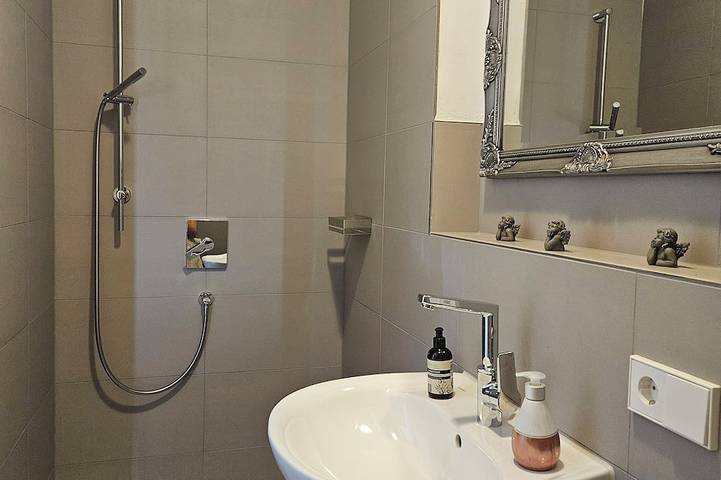 Ganze Wohnung, Sehr attraktive luxuriöse Wohnung mit herrlichem Alpenblick! in Markdorf, Region Bodensee-Oberschwaben