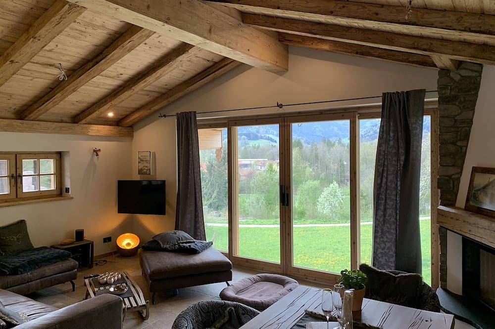 Chalet Ferienhaus 110qm, 3 Schlafz., Wohnzi., off. Kamin, Balk., 2 Bäder, 2 Wcs in Ruhpolding, Bayerische Alpen