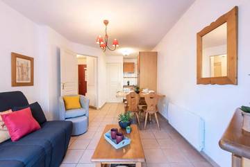 Gîte pour 4 personnes, avec terrasse ainsi que piscine et vue à Vielle-Aure