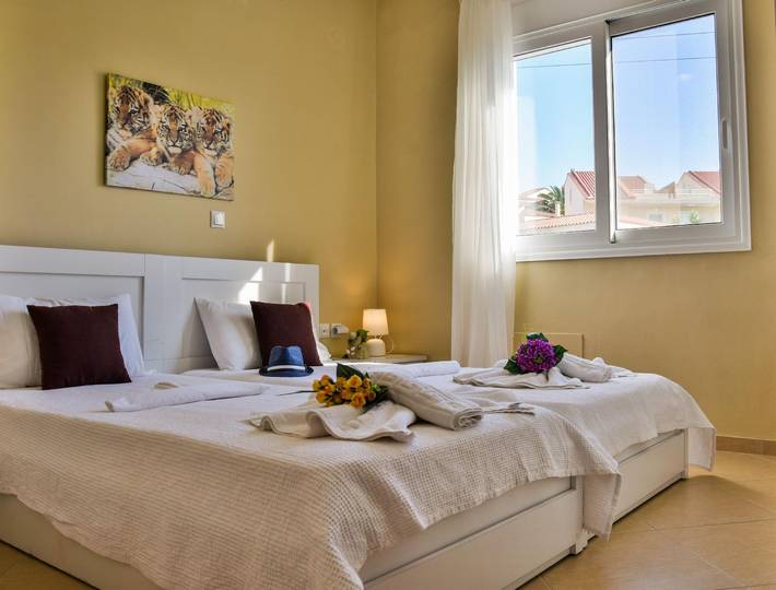 Ferienwohnung für 8 Personen, mit Ausblick und Terrasse sowie Garten in Chania - 2