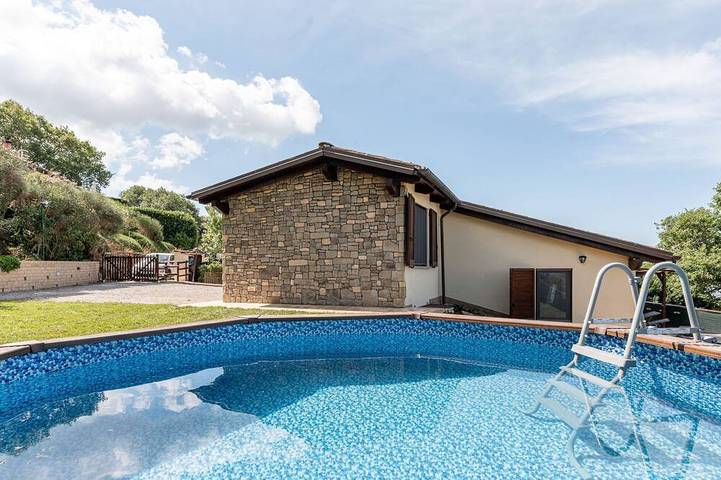 Ferienhaus für 6 Personen, mit Garten und Terrasse sowie Whirlpool und Pool - 1
