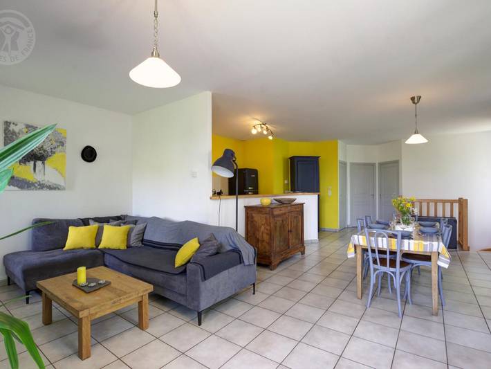 Gîte pour 6 personnes, avec piscine et terrasse ainsi que jardin et sauna dans la Loire - 4