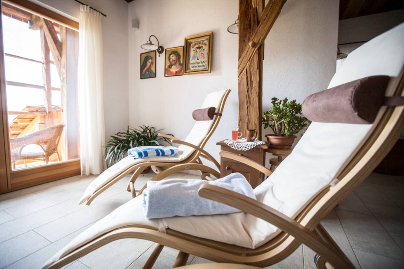 Ganze Wohnung, Ferienwohnung 'Zirbenstadel' mit Bergblick, Gemeinschaftsterrasse und Wi-Fi in Gifen, Rodeneck