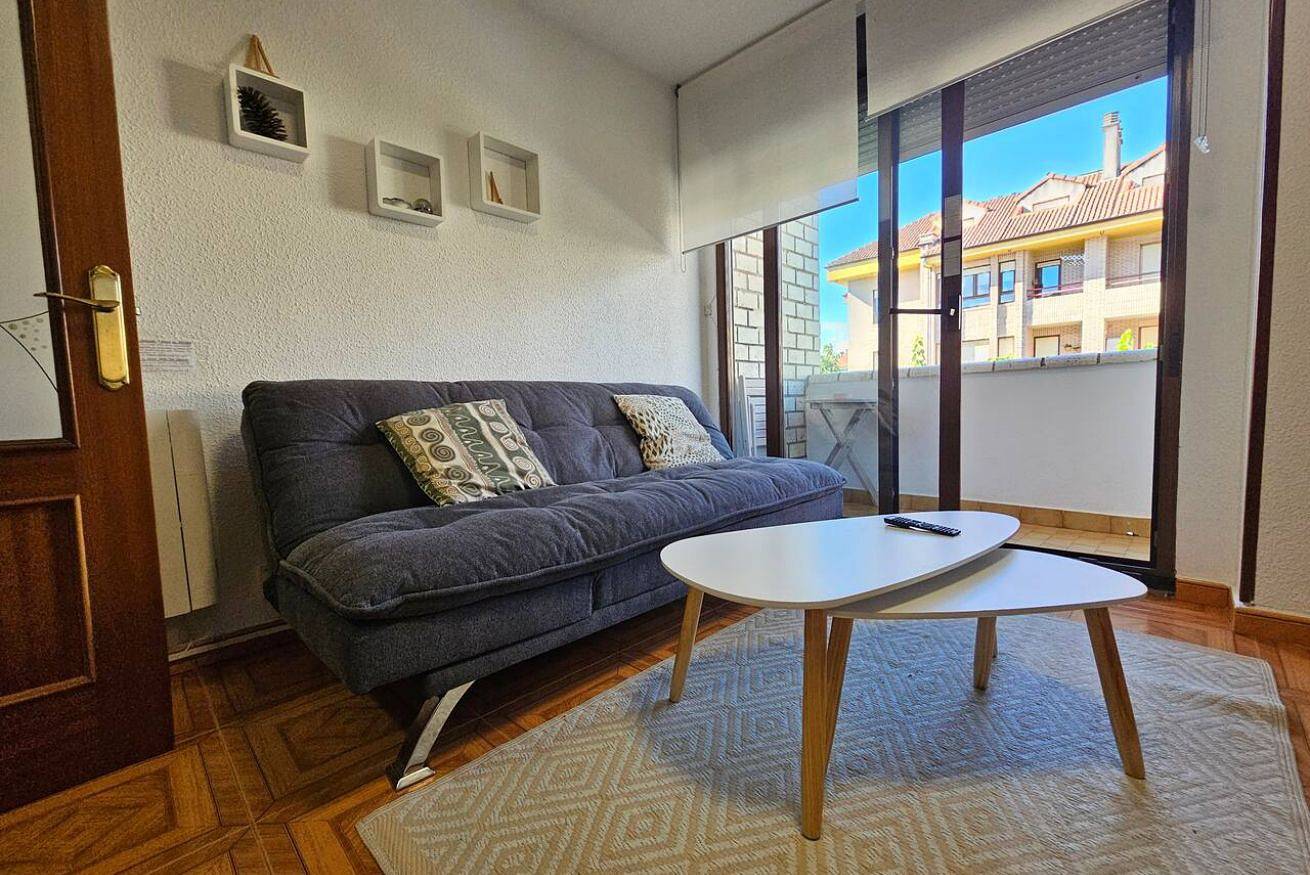 Ganze Wohnung, Cozy Apartment with Wi-Fi & Washer-Dryer in Somo, Ribamontán al Mar