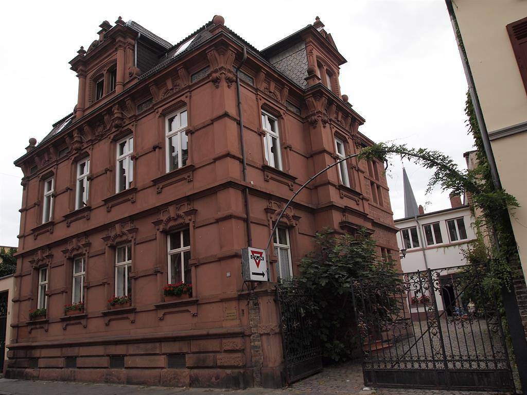 Ganze Ferienwohnung, Fewo, Bad, Wc, 2 Schlafräume in Neustadt-Stadtmitte, Neustadt an der Weinstraße