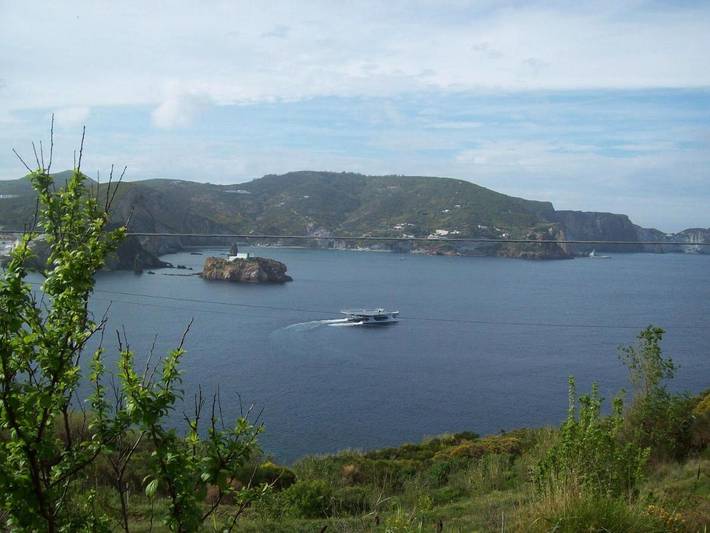Location de vacances pour 6 personnes, avec vue et jardin, adapté aux familles à Ponza - 4