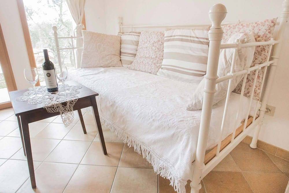 Entspannung pur in gehobener Atmosphäre fuer 2/3 Personen, Pool, Wifi, Meernaehe in Montescudaio, Etruskische Küste