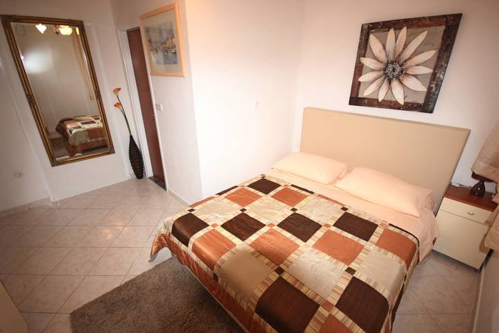 Ferienwohnung für 3 Personen, mit Balkon/Terrasse und Garten in Zadar (Kommun) - 4