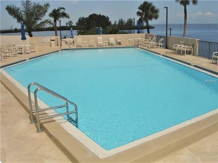 Vacation rental for 4 people, with yard and pool in Hudson