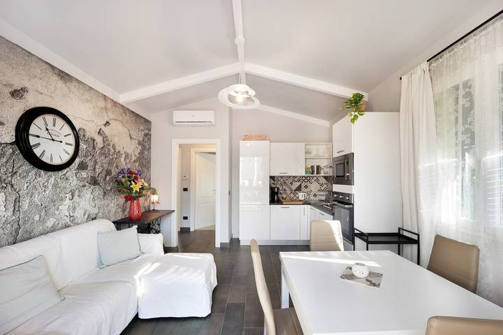 Ferienwohnung für 4 Personen, mit Balkon und Garten in Imperia - 2