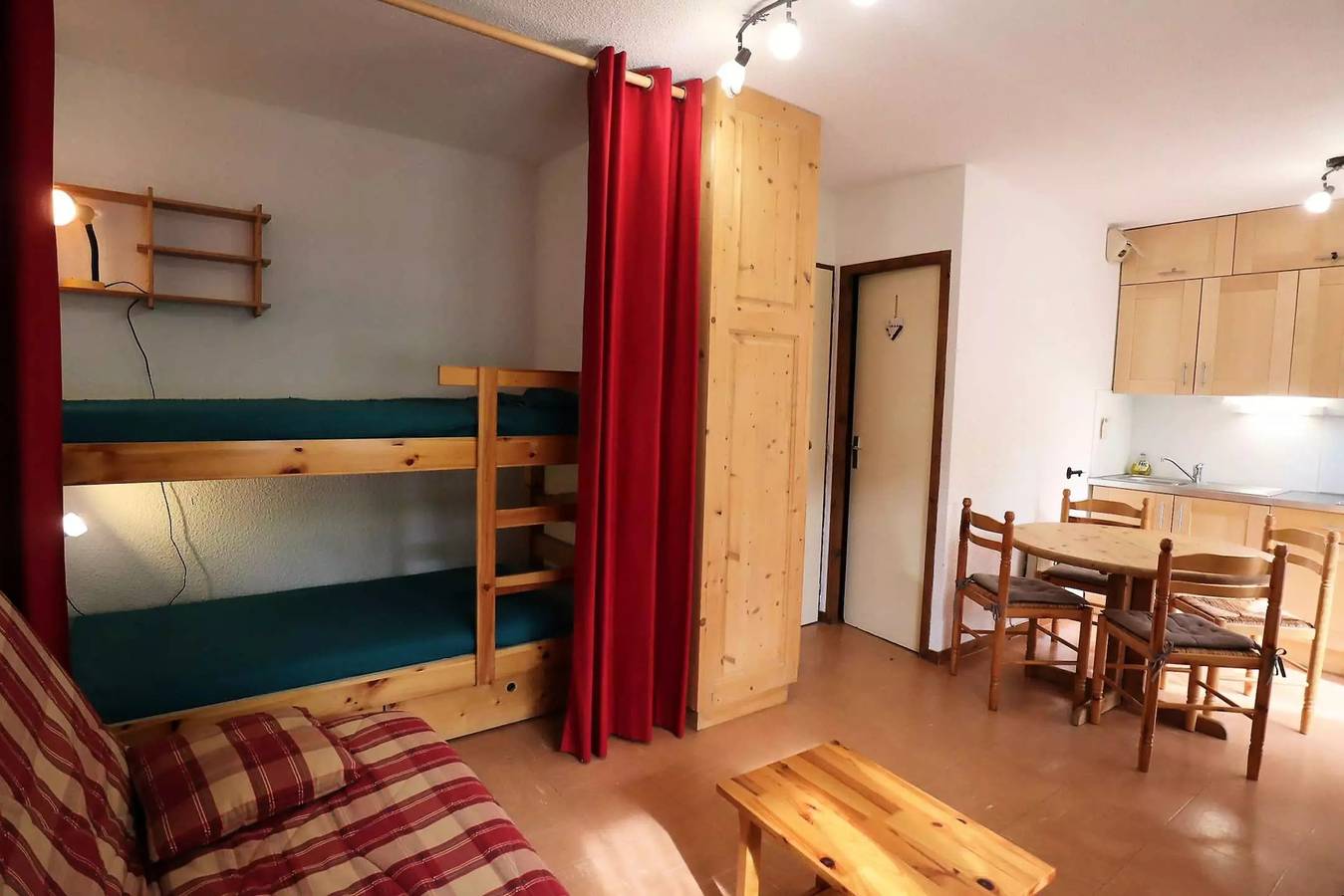 Studio entier, Studio pour 2 à 4 pers. à l'abri des regards avec terrasse in Beaufort (Rhône-Alpes), Région d'Albertville