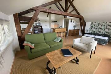 Gîte pour 2 personnes, avec jardin ainsi que balcon et piscine, animaux acceptés à Lamothe-Montravel