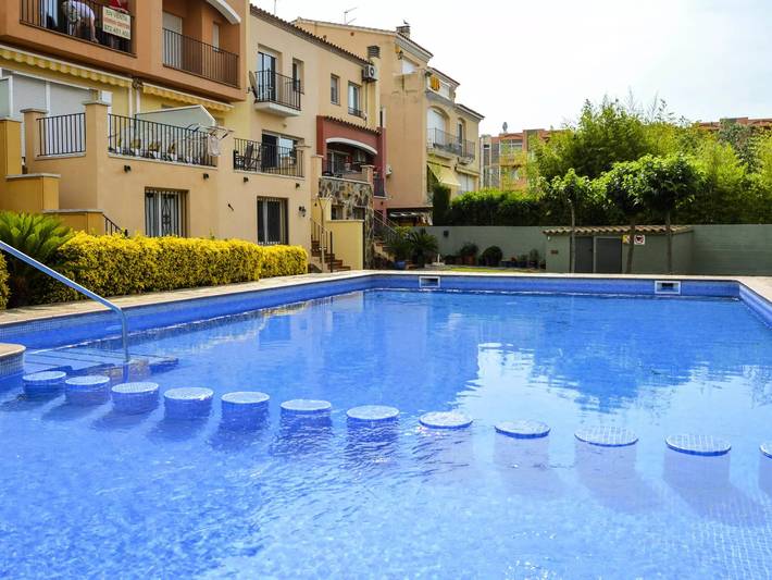 Chalet para 6 personas, con terraza y piscina en Ampuriabrava