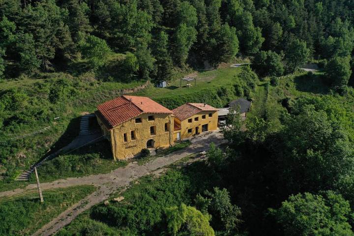 Apartamento de vacaciones para 6 personas, con Terraza además de Jardín y Vistas en Ripollès - 2