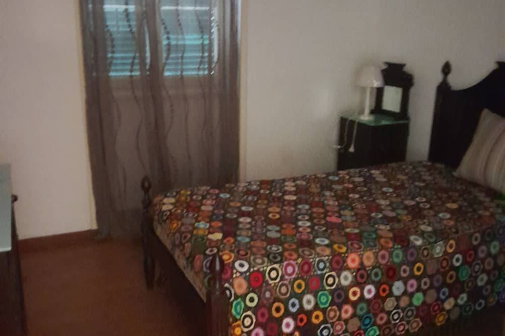 Sunview 3-Bedroom Home\ndiscover comfort for seniors, veterans, and families, in Câmara de Lobos, Madeira