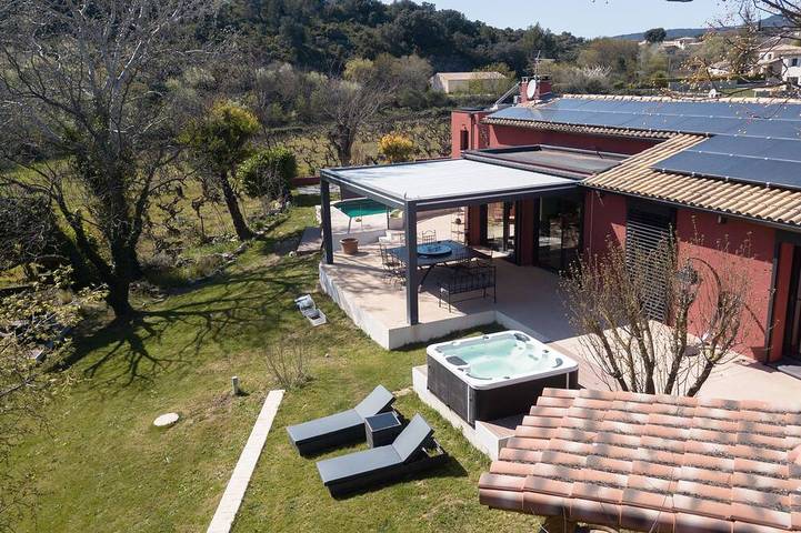 Casa de vacaciones para 10 personas, con jardín y jacuzzi - 1