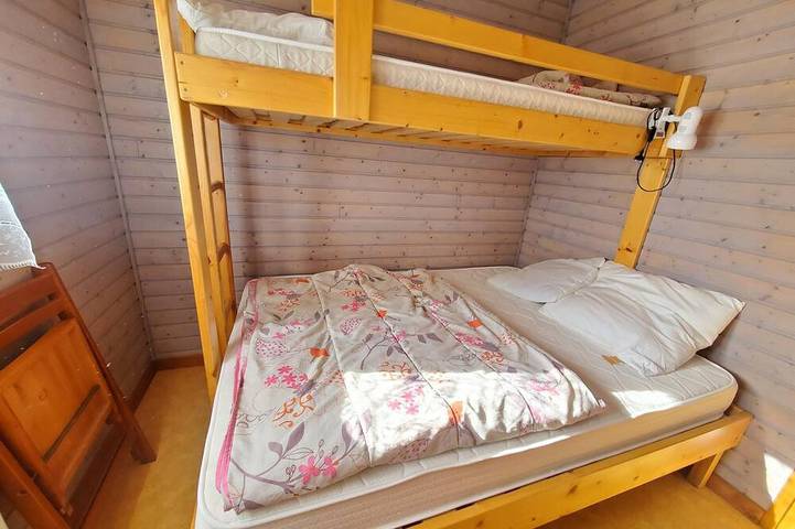 : Chalet Au Pied Du Bois in Murol, Parc naturel régional des Volcans d'Auvergne