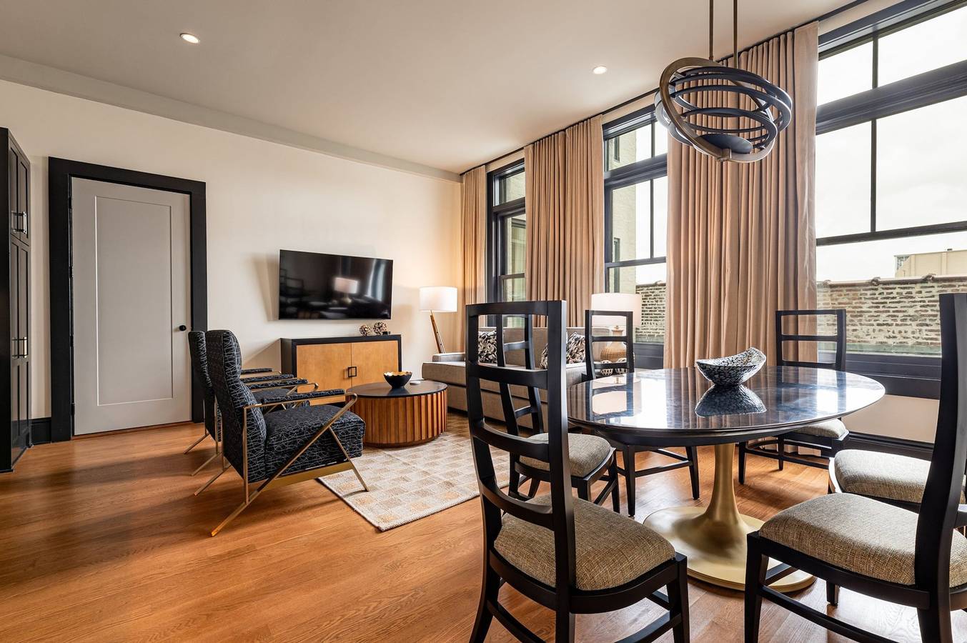 Apartamento entero, 2Br Private Patio in Luxe Canal St Unit | The Mayfair in Storyville (New Orleans), New Orleans