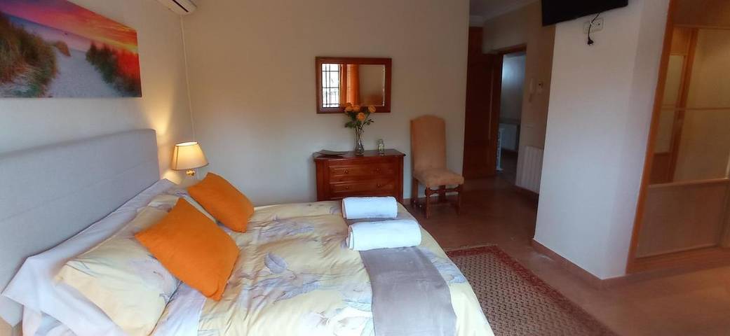 Casa rural para 10 personas, con piscina además de vistas y jardín en Urda - 4