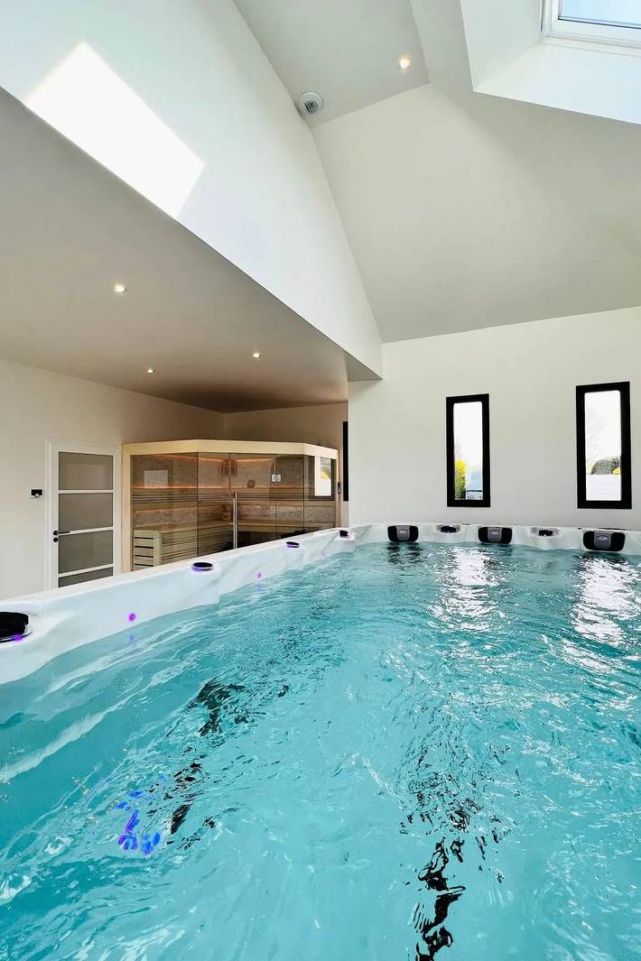 Location de vacances pour 6 personnes, avec Terrasse et Jardin ainsi que Piscine et Sauna à Plouider