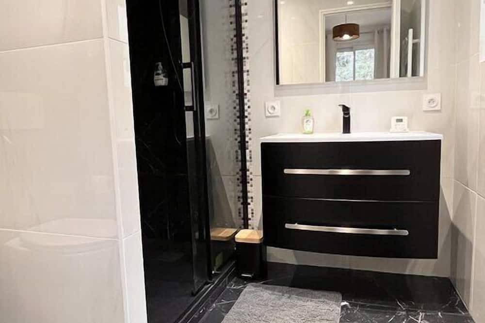 Appartement entier, Domaine des rives d'Ormoy : Athamante in Ormoy-la-Rivière, Essonne