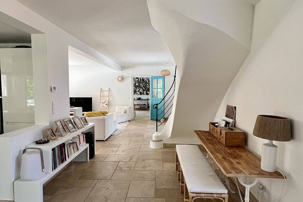 Bienvenue Dans Notre Villa \"La Bastide\" Située à Saint Paul de Vence in La Colle-sur-Loup, Region de Cannes