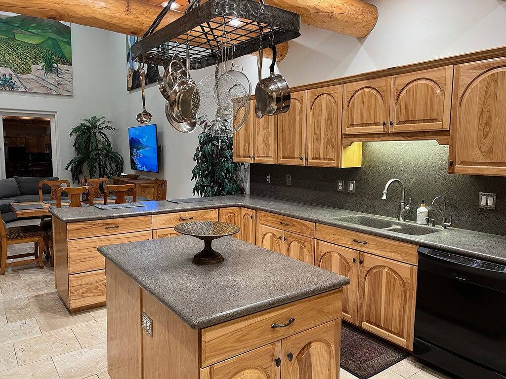 Awesome 3 bedroom on the 1st Green of Arrowhead Golf Club in Glendale, Maricopa County