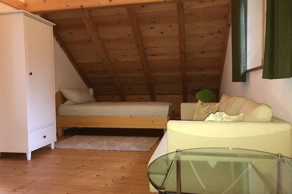 Exklusives  Haus, freistehend, am Waldrand, hochwertige Ausstattung, Sauna in Neuweiler, Nordschwarzwald