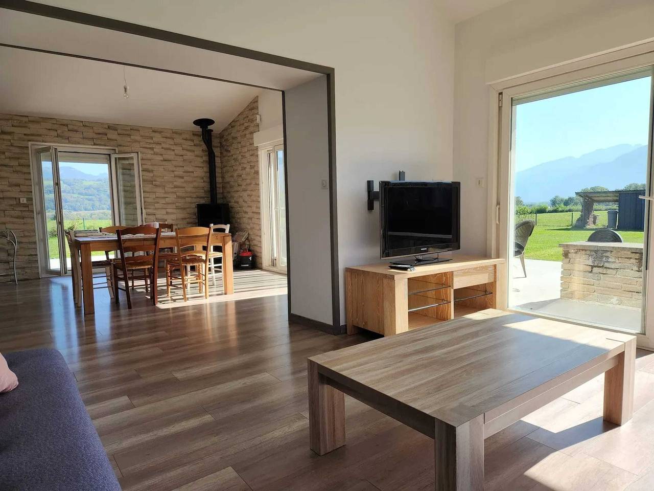 Geräumiges Ferienhaus mit privatem Pool in Arenthon in Arenthon, Region Bonneville