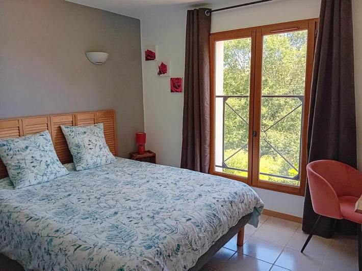 Chambre d’hôte pour 2 personnes, avec jardin et terrasse ainsi que vue et piscine à Sarlat-la-Canéda - 2