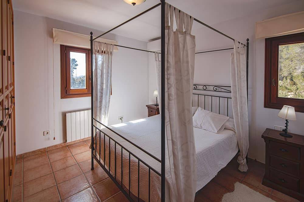 Villa Es Socorrat con piscina, ping pong y jardín. 10 personas. in San Miguel de Balansat, San Juan Bautista