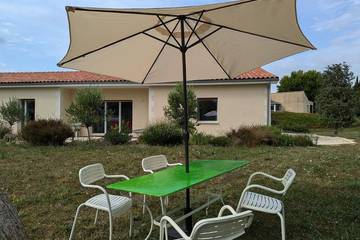 Gîte pour 2 personnes, avec jardin à Baignes-Sainte-Radegonde