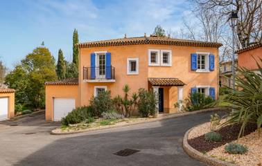 Gîte pour 8 personnes, avec piscine et terrasse dans Domaine de Fayence