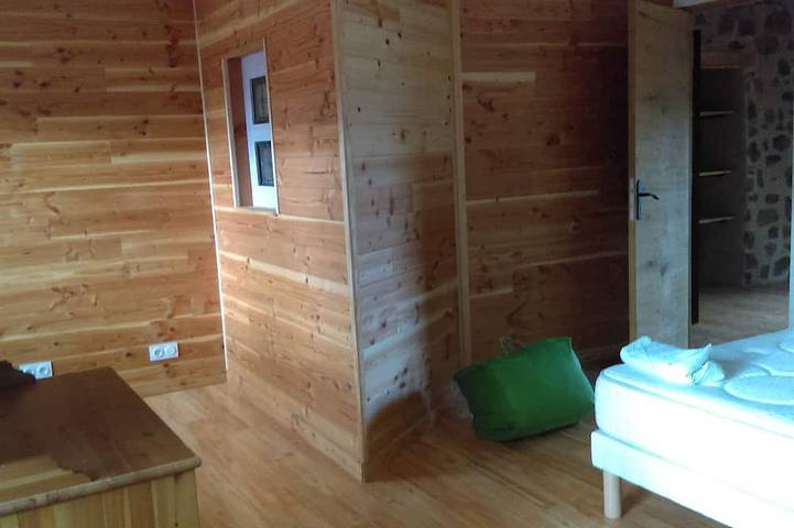 Location de vacances pour 12 personnes, avec Terrasse et Jardin à Lantriac - 2