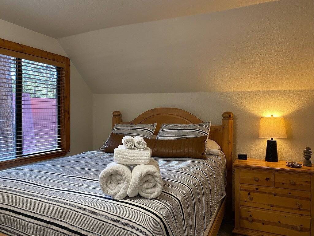 Gemütliche, saubere Kabine in der Nähe von Shaver Lake - erstklassige Lage! in Shaver Lake, Kings Canyon Nationalpark