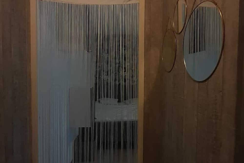 Entire apartment, At the foot of the station and in the heart of the town of cergy le haut in Cergy, Val-d'Oise