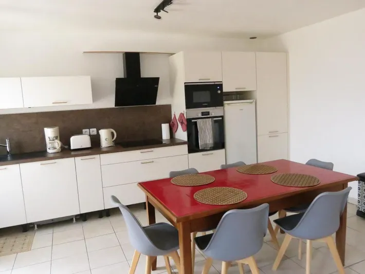 Casa de vacaciones para 5 personas, con terraza además de piscina y jardín - 1