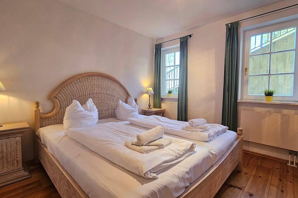 Appartement entier, Villa Seeblick vacation apartments, sleeps 4, from 61 m², balcony or terrace, directly on Lake Scharmützel in Bad Saarow, Dahme-Seengebiet