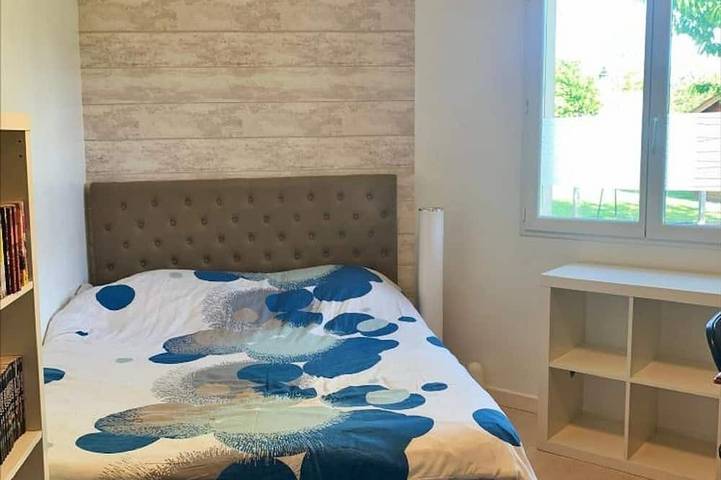 Location de vacances pour 8 personnes, avec terrasse ainsi que jacuzzi et jardin à Carignan-de-Bordeaux - 3